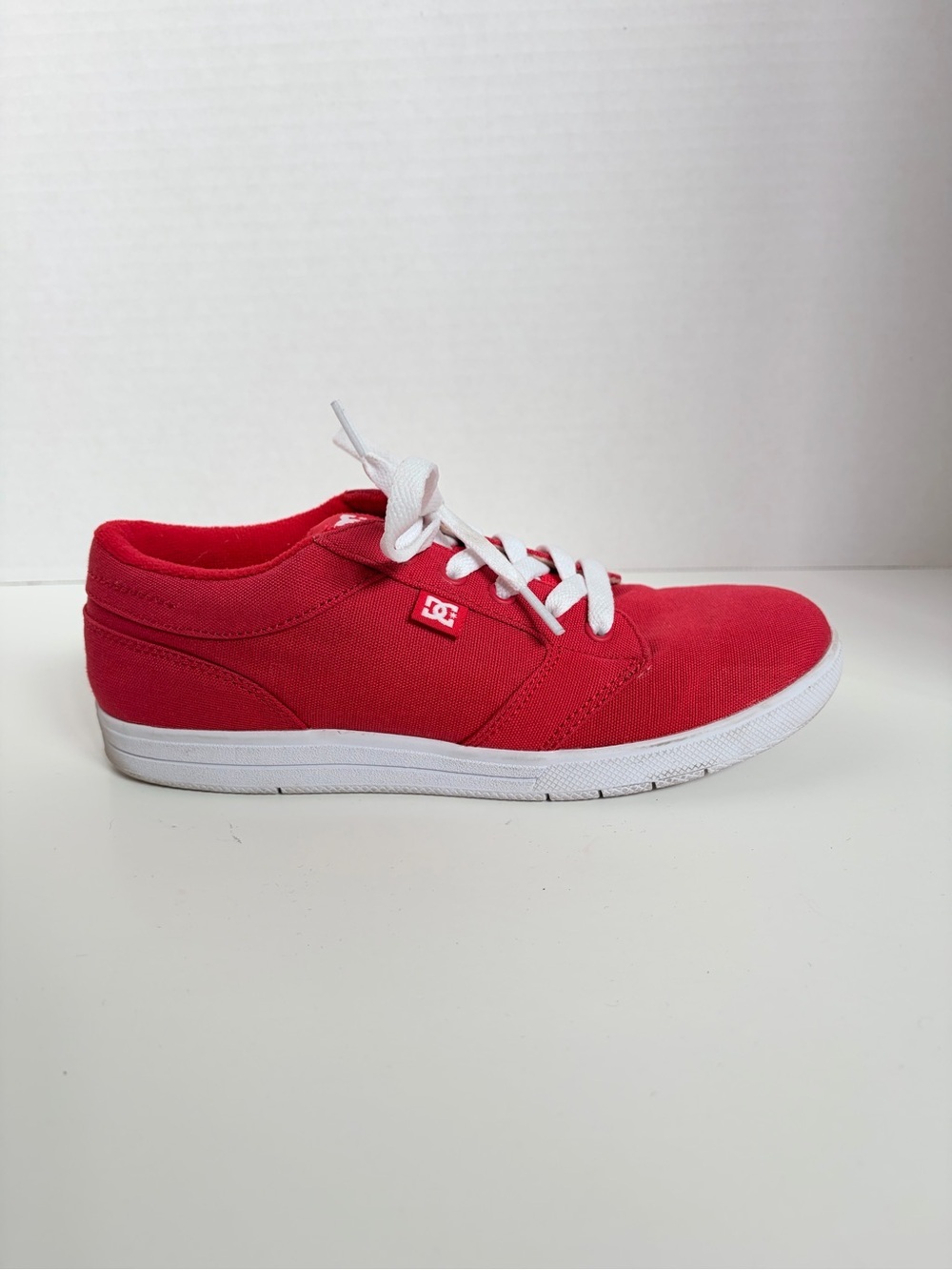 Dc Skateboarding Skate Sneakers Skater Shoes Low Top Red White Youth Size 5